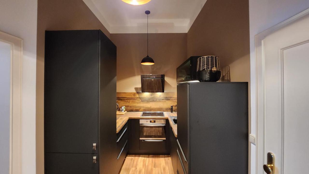 Das Ferienapartment Alexandrine Direkt Am Pfaffenteich Mit Eigenem Parkplatz ชเวียรีน ภายนอก รูปภาพ