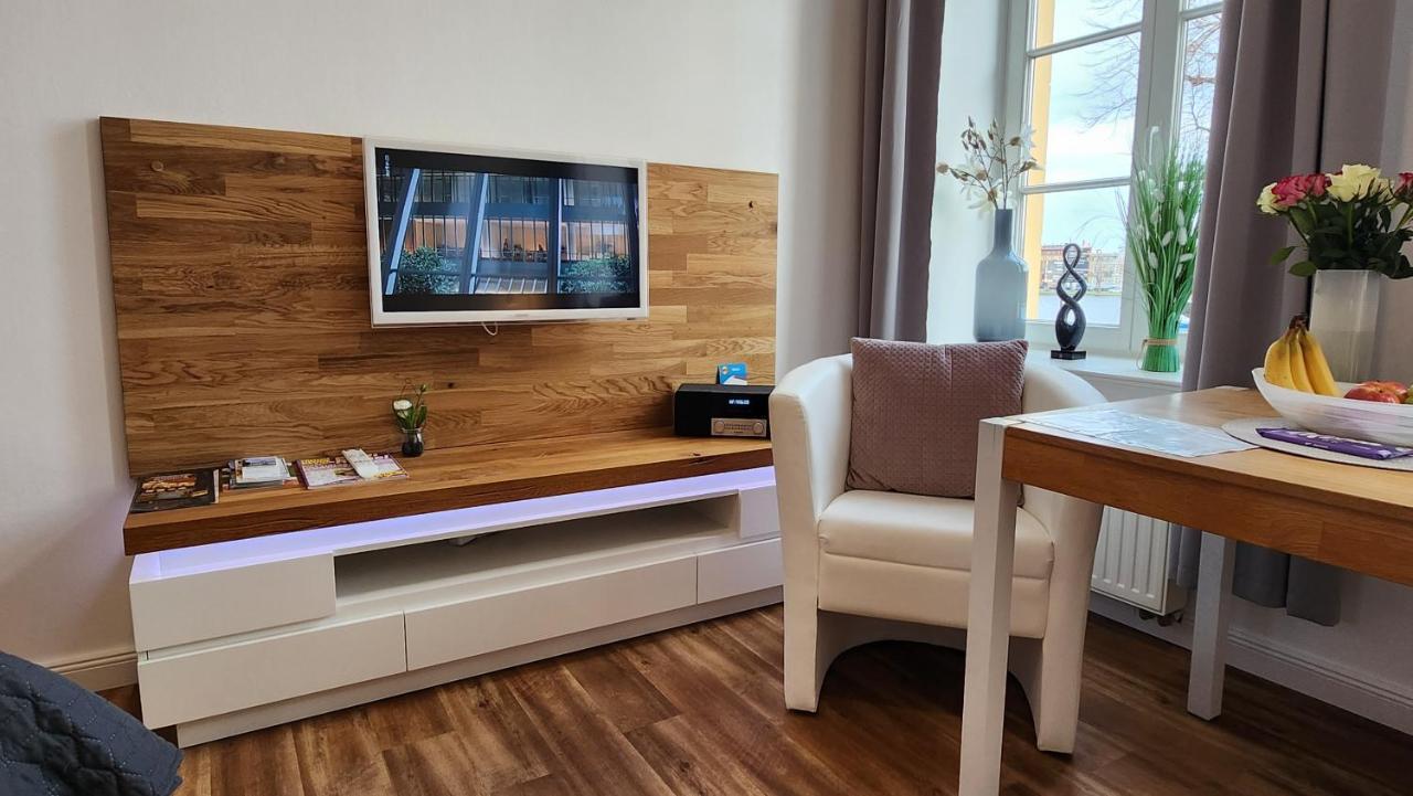 Das Ferienapartment Alexandrine Direkt Am Pfaffenteich Mit Eigenem Parkplatz ชเวียรีน ภายนอก รูปภาพ