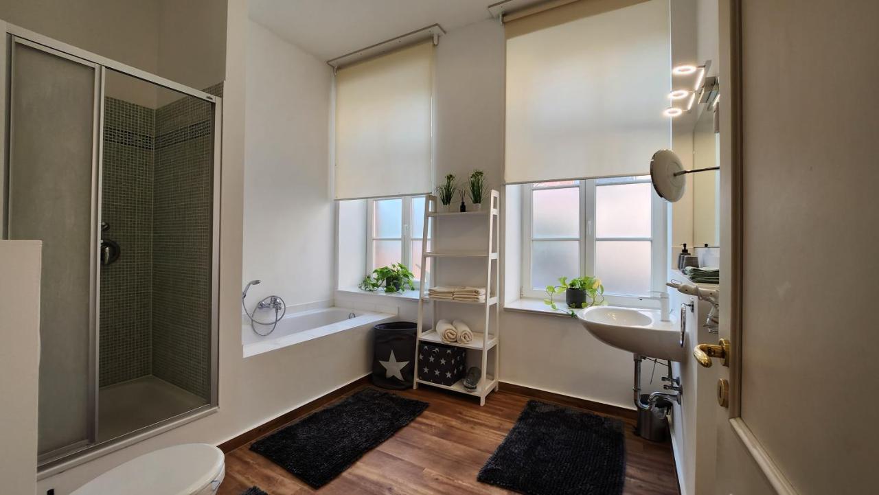 Das Ferienapartment Alexandrine Direkt Am Pfaffenteich Mit Eigenem Parkplatz ชเวียรีน ภายนอก รูปภาพ
