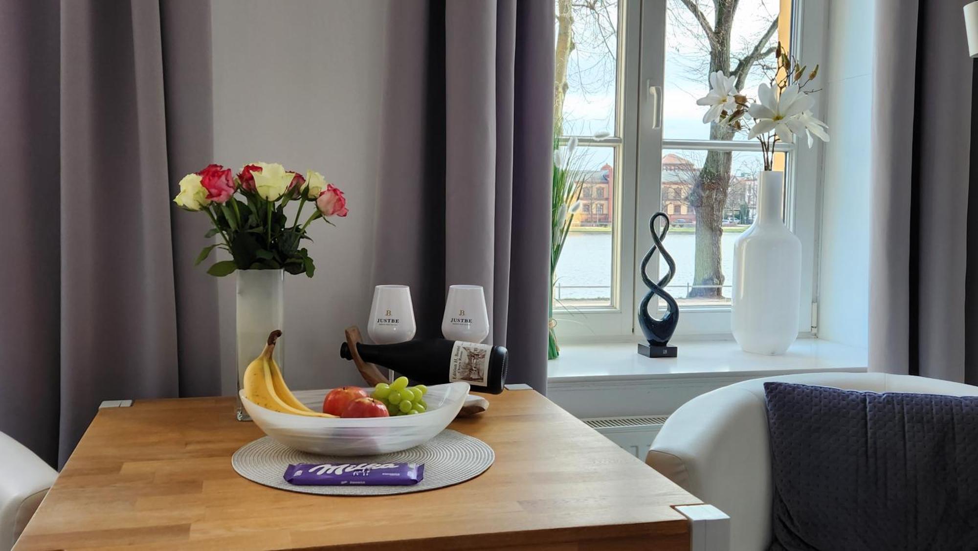 Das Ferienapartment Alexandrine Direkt Am Pfaffenteich Mit Eigenem Parkplatz ชเวียรีน ห้อง รูปภาพ